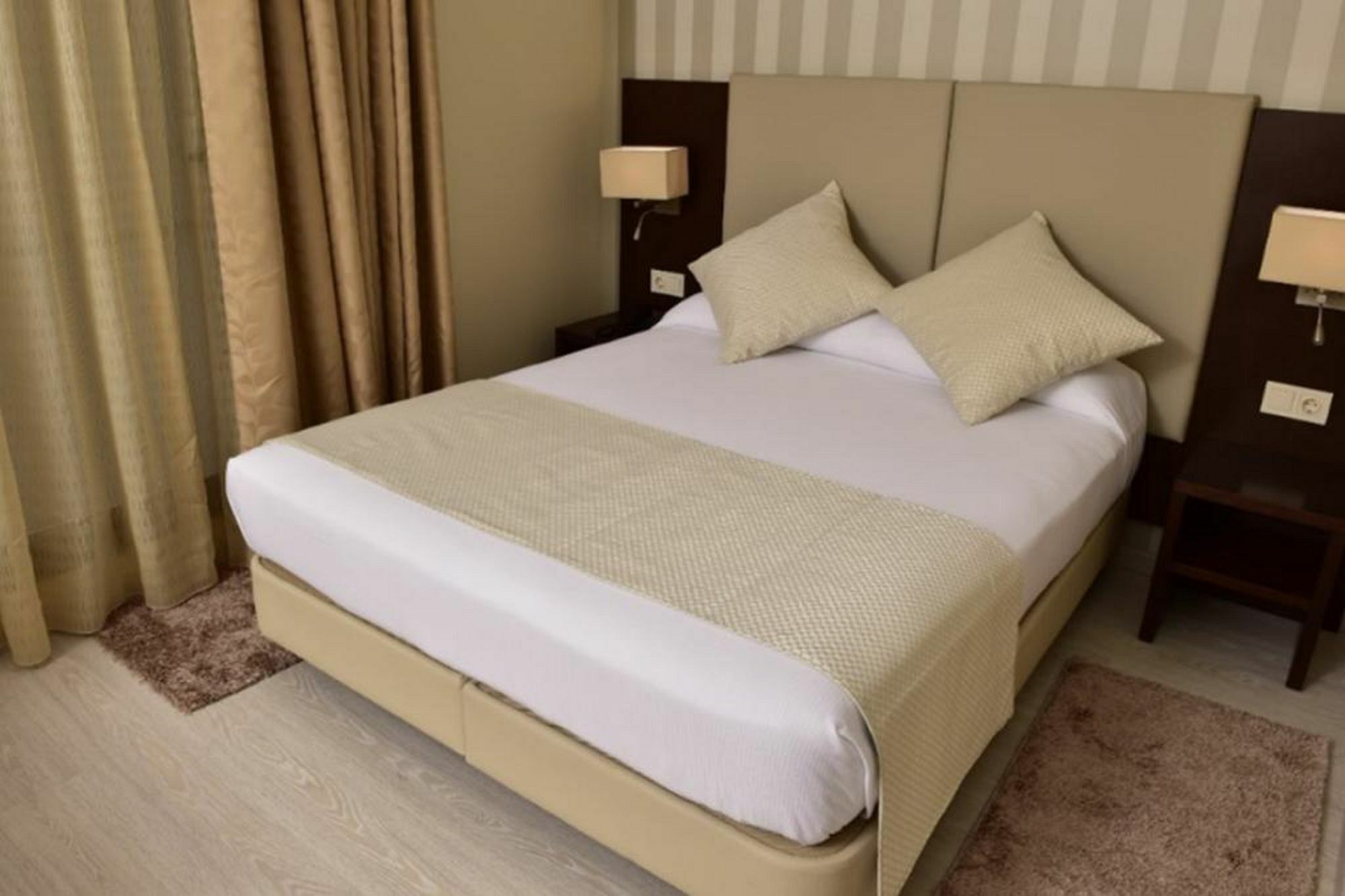 Az Hotels Zeralda Ngoại thất bức ảnh